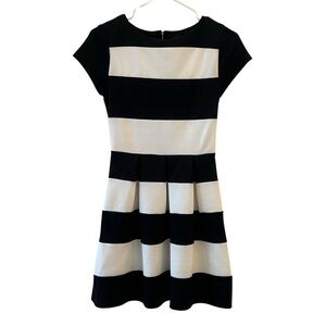 B Darlin Classic Preppy Black White Horizontal Striped Dress Juniors 1/2
